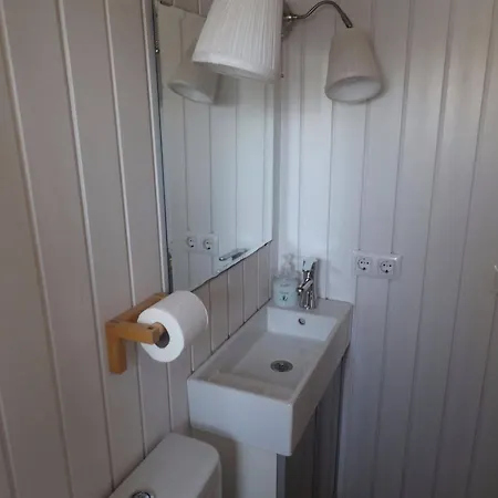 - Jinetes, 13 דירה מאלגה