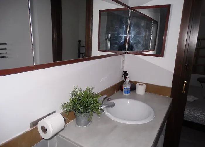 - Jinetes, 13 * Málaga