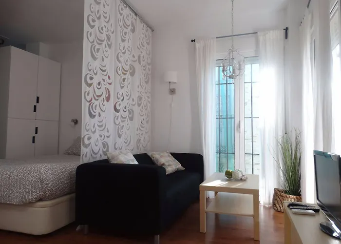 - Jinetes, 13 * Málaga