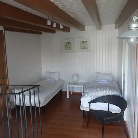 - Jinetes, 13 Apartmán Màlaga